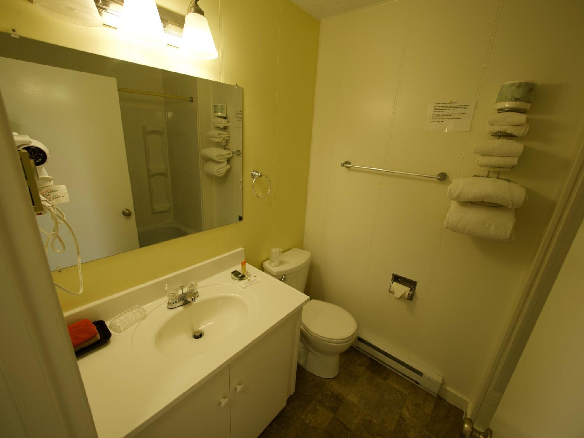 Creston Valley Motel المظهر الخارجي الصورة